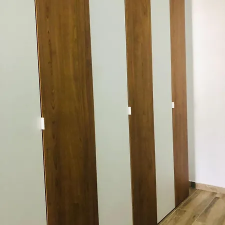 Me Qira Apartmán